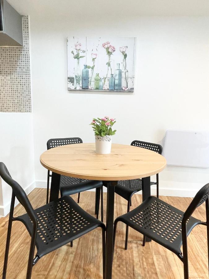 Апартаменти The Works-Fresh 2Bed In Centre, Opposite Arndale. Манчестер Екстер'єр фото